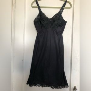 Black full slip size M (36) nylon and lace
